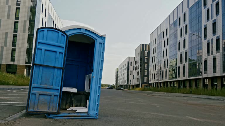 Best VIP or Luxury Restroom Trailers  in Huron, CA